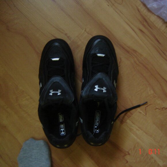 SOCCER/RUGBY CLEATS - Picture 1 of 3